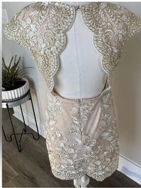 She & Sky Gold/Cream Floral Embellished Backless Dress LG holiday party ready